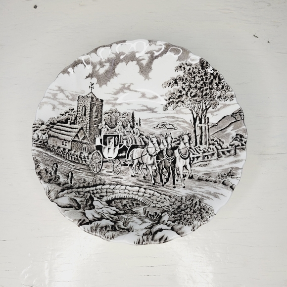 Myott Royal Mail Fine Staffordshire Ware Scalloped Bowl 6" - Picture 1 of 8